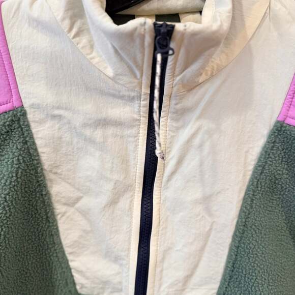 Free Assembly - Picture 5 of 7